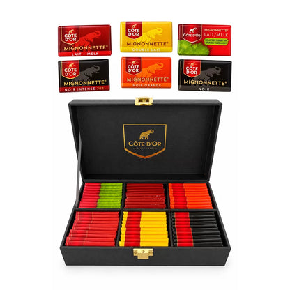 Côte d'Or Mignonnette Mix "Merry Christmas and a Happy New Year" - Luxueuze houten geschenkbox - 6 smaken - Melk & Pure Chocolade - 600g